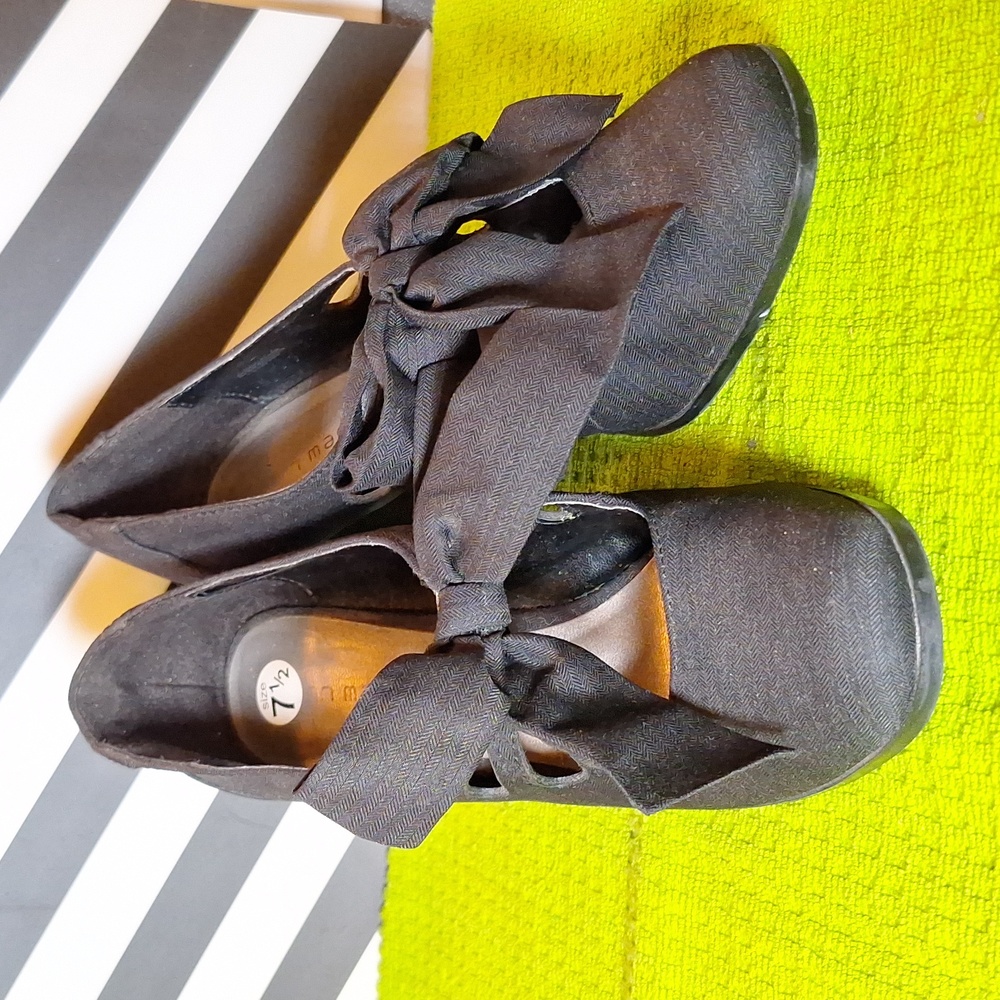 Vintage style houndstooth bow Mary Jane pumps